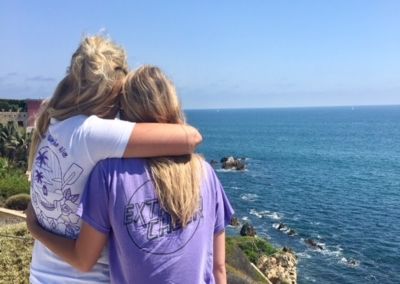 best-friends-cliffside